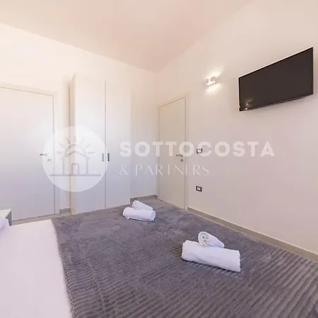 Villa Al Tramonto - *