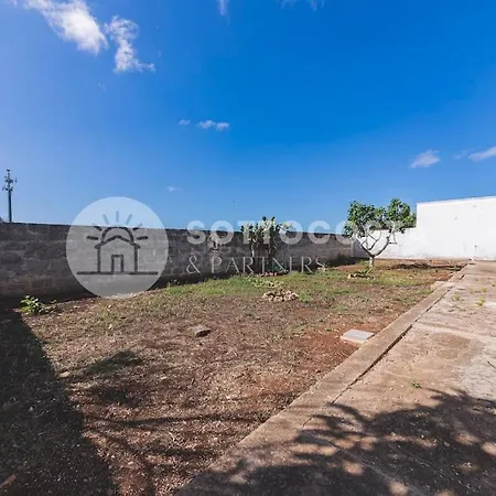 Villa Al Tramonto - *